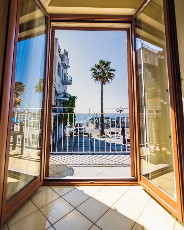 مبيت وإفطار جيارديني ناكسوس La Piazzetta المظهر الخارجي الصورة