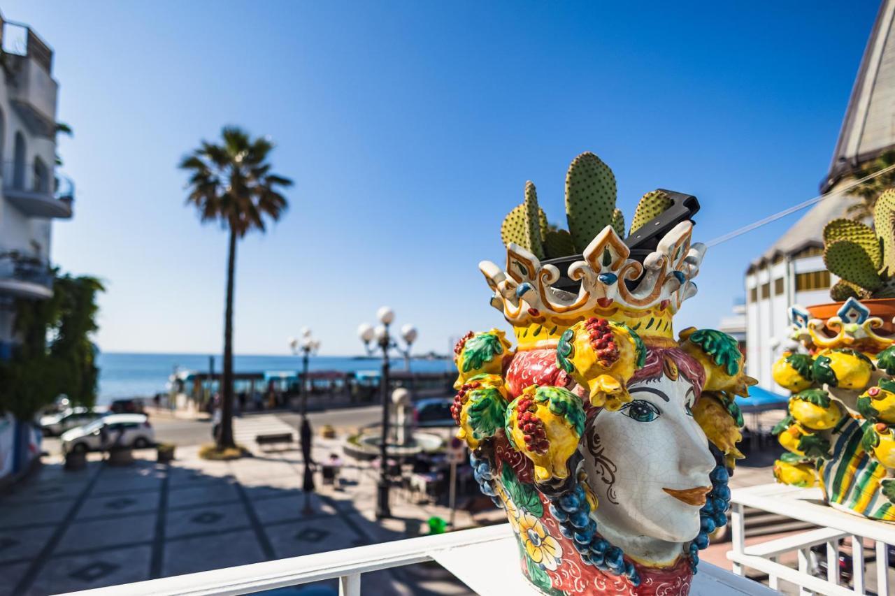مبيت وإفطار جيارديني ناكسوس La Piazzetta المظهر الخارجي الصورة