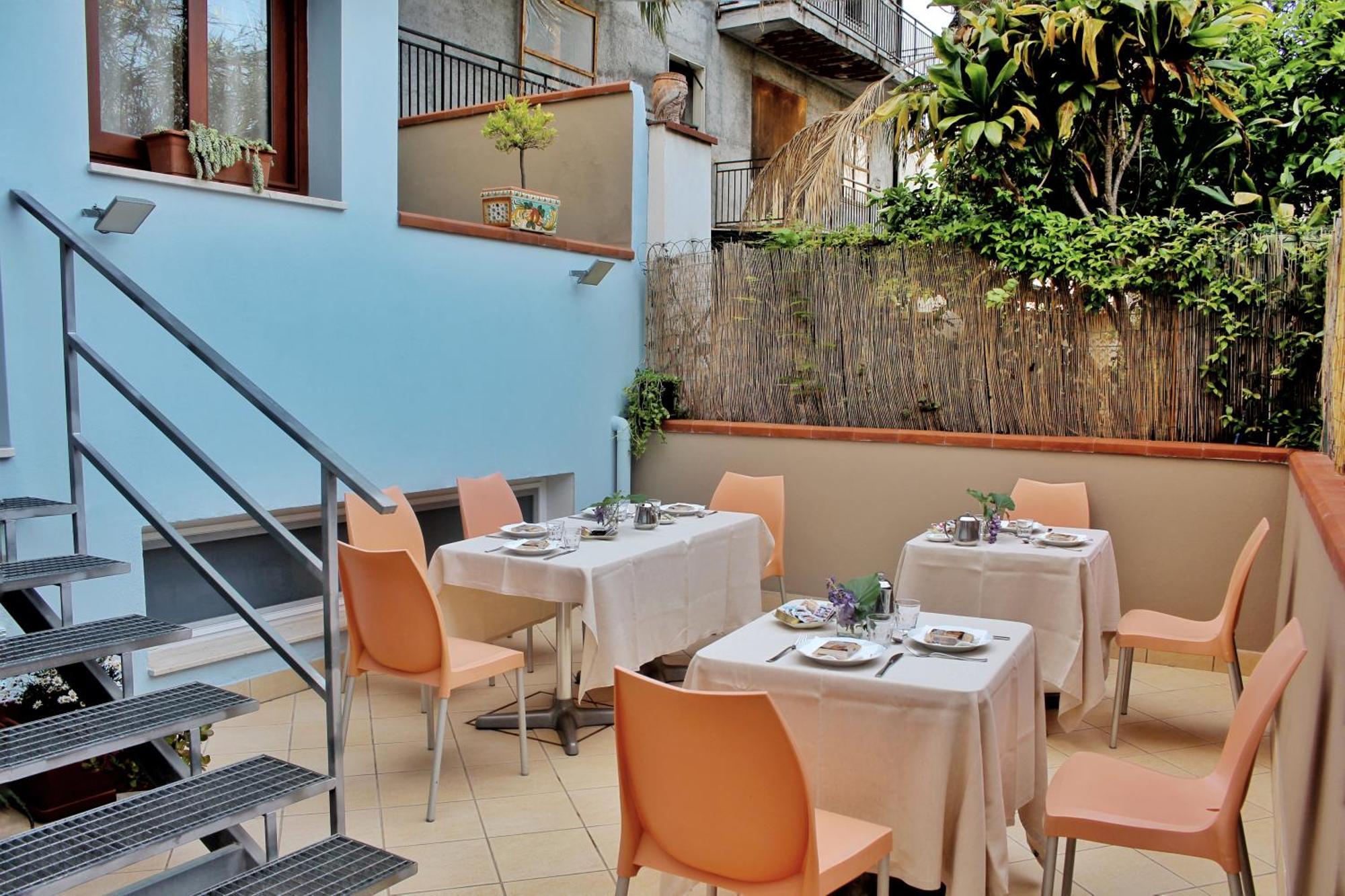 مبيت وإفطار جيارديني ناكسوس La Piazzetta المظهر الخارجي الصورة